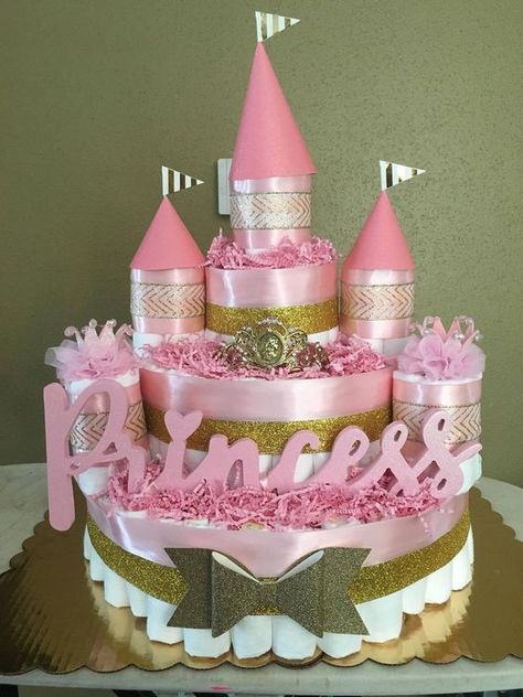 Castle Diaper Cake, Diaper Cake Castle, Diaper Cake Ideas, Princess Diaper Cakes, Diaper Cake Instructions, Cake Princess, Baby Shower Princess Theme, Diy Diaper Cake