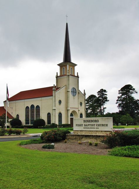 https://flic.kr/p/pf3ogC Roseboro First Baptist Church is on North Carolina Highway 242 on the north side of town in Roseboro, North Carolina in Sampson County. Church House, Church Architecture, Baptist Church, North Carolina, Siding, House Styles, Architecture