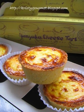 Gosh, I have been waiting for this moment for a very long time. See, I'm still keeping the tart packaging after so many months. haha.... Hokkaido Cheese Tart, Tart Packaging Ideas, Japanese Cheese Tart, Tart Packaging, Cheese Tart Recipe, Bake Cheese Tart, Pembuat Roti, Cheese Tart, Pies Maker