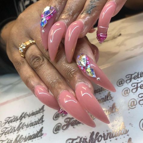 Ugly Acrylics, Curved Acrylic Nails, Long Bling Nails, 29th Birthday Ideas, Curly Nails, Nail Fails, Curve Nails, Old School Nails, Stiletto Nail Design