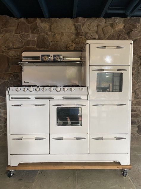 O'Keefe and Merritt Aristocrat Town and Country Vintage Stove Original Condition | eBay Old Stove Repurposed, Kitchen With Vintage Stove, Old Stoves Vintage Country Kitchens, Retro Stoves Vintage Appliances, Vintage Electric Stove, Vintage Style Oven, O'keefe And Merritt Stove, Antique Kitchen Stoves, Retro Stove