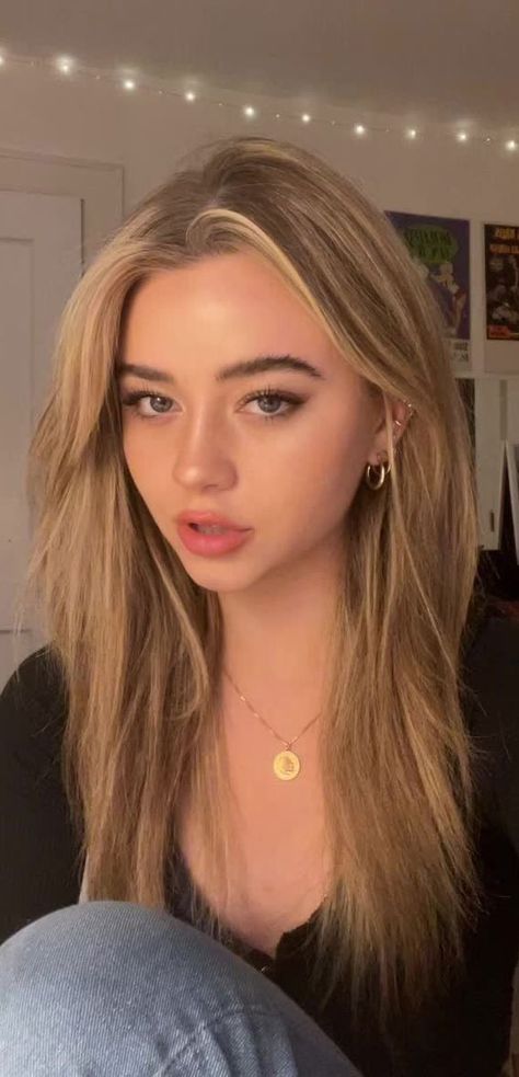 Tess Holloway, New Haircut Ideas, Haircut Ideas For Women, Blonde Hair Green Eyes, Blonde Curly Hair, Blonde Hair Girl, Dirty Blonde Hair, Long Hair Color, Honey Blonde Hair