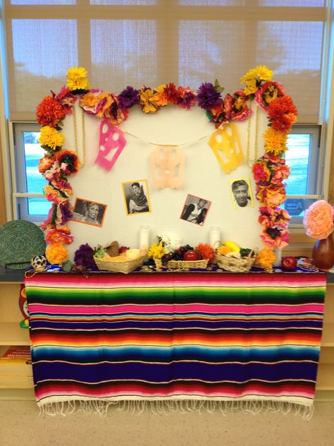 Classroom ofrenda dia de los muertos Preschool Ofrenda, Ofrenda School Project Ideas, Ofrenda Project Ideas, Classroom Ofrenda, School Ofrenda, Dia De Los Muertos Altar Ideas School Project, Making An Ofrenda, Spanish Club Ideas, Spanish Projects