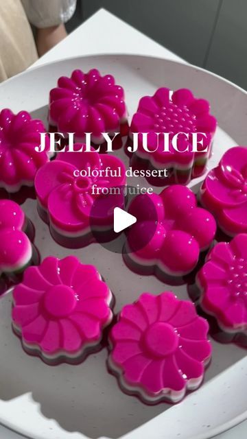 Vy Khue on Instagram: "Colorful dessert from juice
The jelly has 3 colors: red from dragon fruit, white from coconut milk, green from pandan leaves. Just filter the juice and follow the instructions below. This dessert gives you a soft, refreshing taste, very suitable for the summer.
Recipe:
25gr agar powder
1200ml water
Color: recipe for each color
300ml agar mixture + 200gr juice/juice of each color + 30gr condensed milk/sugar
Instruct:
Soak the agar powder and filtered water for at least 30 minutes. After soaking, simmer over low heat until the powder is completely dissolved and check to make sure it has dissolved completely.
Hold a large pot of water, put 300ml of jelly into a small pot along with each portion of juice and condensed milk or sugar. Heat over low heat until combined and Jelly And Condensed Milk Dessert, Dragon Fruit Cheesecake Recipes, Dragon Fruit Jelly, Fruit Jelly Recipe, Dragon Fruit Lemonade, Color Recipe, Fruit Cheesecake, Pandan Leaves, Fruit Sauce