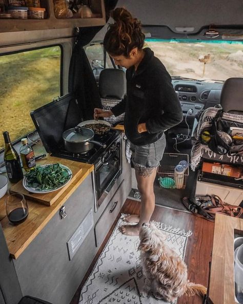 Kombi Motorhome, T3 Vw, Camper Kitchen, Conversion Van, Kombi Home, Rv Makeover, Van Life Diy, Combi Vw, Cool Campers