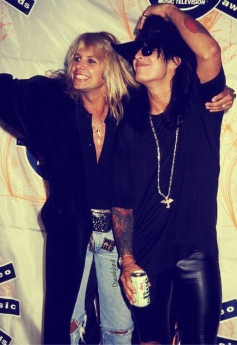 Motley Crue Nikki Sixx, Rocker Boy, Sixx Am, Mick Mars, 80s Hair Bands, Vince Neil, Heavy Metal Girl, Motley Crüe, Dave Mustaine