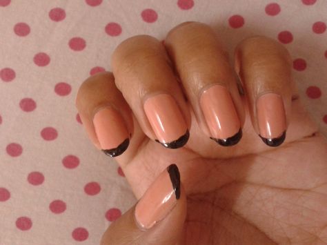 Peach nails with black french tips Black And Peach Nails, Peach And Black Nails, Nails With Black French Tips, Nails With Black, Black French Nails, Color Durazno, Black French Tips, Peach Nails, Black French