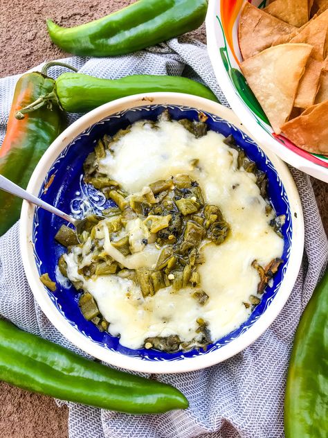 This gooey Hatch Green Chile Queso Fundido is a delicious Mexican appetizer recipe made with diced green chile peppers and melted cheese. A simple and fast vegetarian and gluten free cheese dip snack or game day food. #hatchrecipes #cheesedip #gamedayrecipes Green Chile Queso, Fundido Recipe, Mexican Appetizer, Mexican Food Recipes Appetizers, Hatch Green Chili, Green Chile Recipes, Hatch Chili, Chile Recipes, Mexican Appetizers