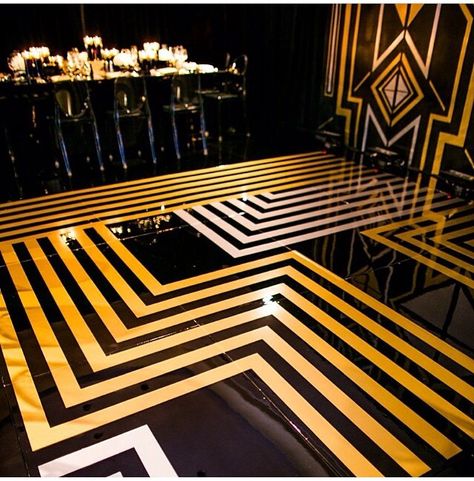 Black and gold Gatsby Inspired Wedding, Arte Art Deco, Great Gatsby Theme, Floor Graphics, Dance Floor Wedding, Gatsby Theme, Dance Floors, Art Deco Geometric, White Lilac