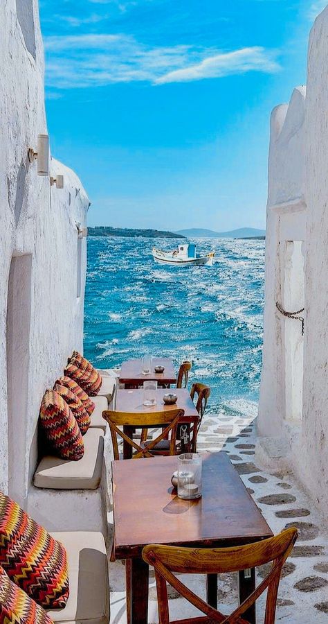 Grecia Santorini, Vacation Video, Wonderful Picture, Travel Alone, Beautiful Places To Travel, Europe Destinations, Greece Travel, Travel Inspo, Packing Tips