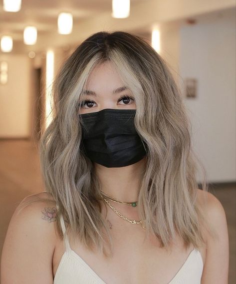 Blonde Highlights Asian, Blonde Balayage Asian, Highlights Asian Hair, Medium Length Blonde Balayage, Blonde Hair Asian, Balayage Asian, Asian Hair Dye, Blonde Asian Hair, Hair Asian