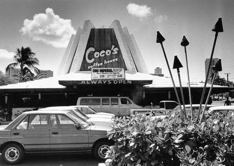 Honolulu, Hawaii: 1986 | The last day of Coco 's Coffee Hous… | Flickr Old Hawaii, Hawaii Photos, Hawaii Pictures, Hawaii Homes, Vintage Hawaii, Hawaiian Wedding, Capitol Building, Honolulu Hawaii, Vintage Hawaiian