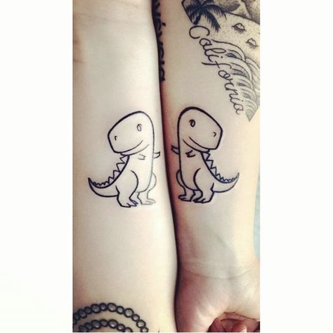 Best friend Matching tattoos Best Friend Matching Tattoos, Friend Matching Tattoos, Ta Moko Tattoo, Best Friend Matching, Twin Tattoos, Matching Friend Tattoos, Cute Matching Tattoos, Small Matching Tattoos, Tattoo Placements