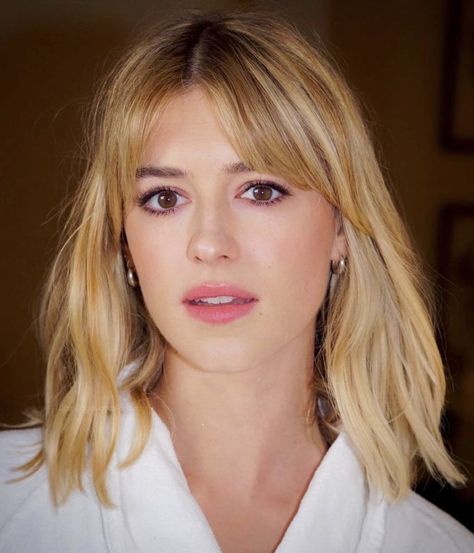 Short Shoulder Length Hair, Short Hair Fringe, Hair Twisters, Daisy Edgar Jones, Hair Appointment, Golden Hair, Hair Colours, Long Faces, Hair Length