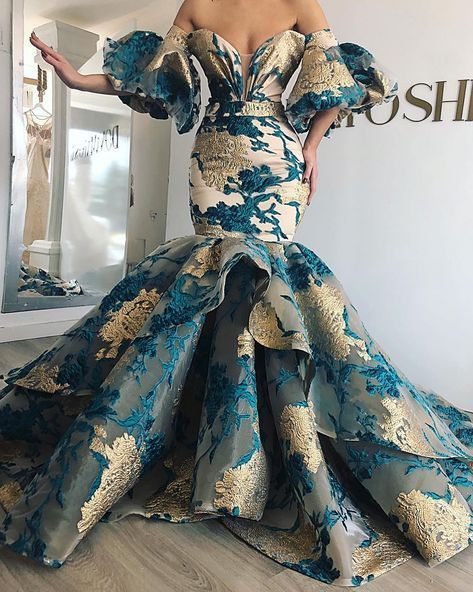 Latest style Custom Design printing Golden Organza Fabric Appliques Mermaid Wedding Dress 2020 WF901 https://m.alibaba.com/product/62131375626/Latest-style-Custom-Design-printing-Golden.html?__sceneInfo={"cacheTime":"1800000","type":"appDetailShare"} Long Party Gowns, African Prom Dresses, Afrikaanse Mode, Nigerian Lace, فستان سهرة, בר מצווה, African Attire, African Dresses, Gorgeous Gowns