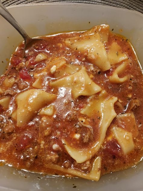 Authentic Lasagna Soup - Easy DIY Recipes Authentic Lasagna, Lasagne Soup, Lentil Sausage Soup, Can Crushed Tomatoes, Soup Store, Italian Pasta Sauce, White Bean Soup Recipes, Lasagna Soup Recipe, Soup Ingredients