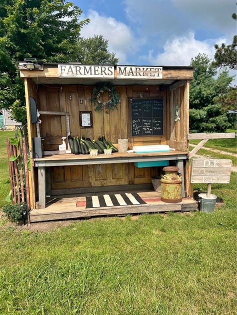 Farmers Market Stand Ideas, Agribusiness Ideas, Roadside Farmstand, Farm Stand Plans, Farm Store Ideas, Farm Stand Ideas, Farm Cart, Farm Market Ideas, Quail House