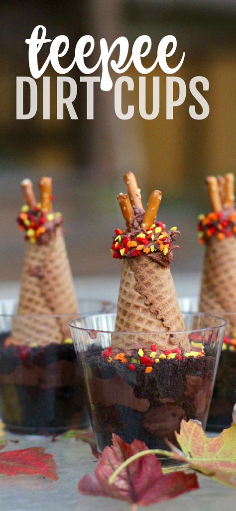 Teepee Dirt Cups:  The perfect teepee snack for kids of all ages.  Children can learn about the various shelters of nomadic Indian tribes and also bury a fish just like the Wampanoag Indians taught the Pilgrims to do at the First Thanksgiving! Wampanoag Indians, Thanksgiving Food Crafts, Holiday Cookies Decorated, Dirt Cups, Thanksgiving Snacks, Dessert Original, Traditional Thanksgiving, Thanksgiving Dinner Recipes, Turkey Recipes Thanksgiving