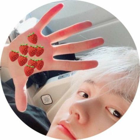 Baekhyun Strawberry, Baekhyun Header, Baekhyun Aesthetic, Strawberry Icon, Baekhyun Icons, Exo Stickers, Kpop Details, Exo Icons, Exo Edits