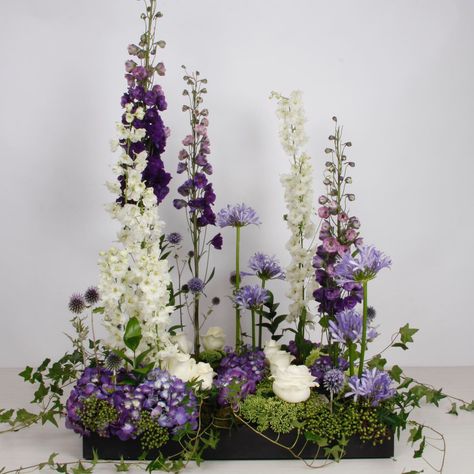 Flower arrangement creating flower garden with pound Tall Wildflower Arrangements, Symmetrical Floral Arrangements, Linear Flower Arrangements, Vertical Floral Arrangements, Linear Floral Arrangement, Parallel Floral Design, Vertical Flower Arrangement, Parallel Flower Arrangement, Horizontal Flower Arrangement