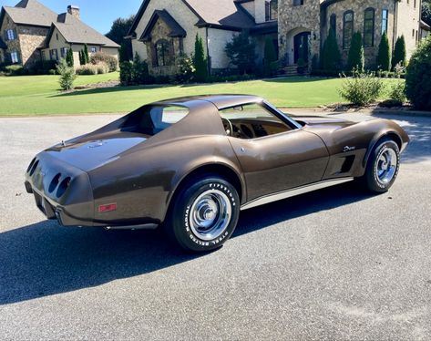 RARE !!!! 1 Of 4,447 Documented In Corvette Dark Brown Produced Gold Corvette, Chevrolet Corvette Stingray, Corvette Stingray, Dark Gold, Stingray, Chevrolet Corvette, Dark Brown, Classic Cars, Bmw Car