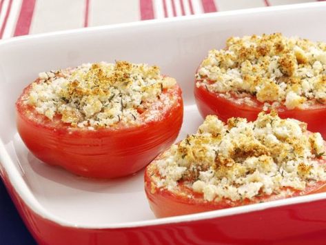 This quick and easy side dish is a fresh side that you can serve with baked fish, grilled meats, pasta, and more! We love this simple recipe, because it’s easy, but the presentation feels special.  The baked tomatoes are tender and sweet, while the bread crumbs and Parmesan make for a golden, crunchy  topping. Broiled Tomatoes, Baked Tomato Recipes, Hidden Valley Ranch Recipes, Luncheon Recipes, Yummy Vegetables, Wedding Luncheon, Hidden Valley Ranch, Tomatoes Recipe, Ranch Recipe