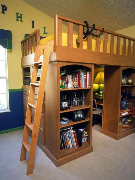 This is in a 10x10 bedroom! I wonder if the hubs could do it with a full sized bed for the girls?!? A Loft Bed, Small Kids Room, Kids Loft, Murphy Bed Plans, Storage Kids Room, Dekorasi Kamar Tidur, Kids Bunk Beds, Bed Plans, Web Images