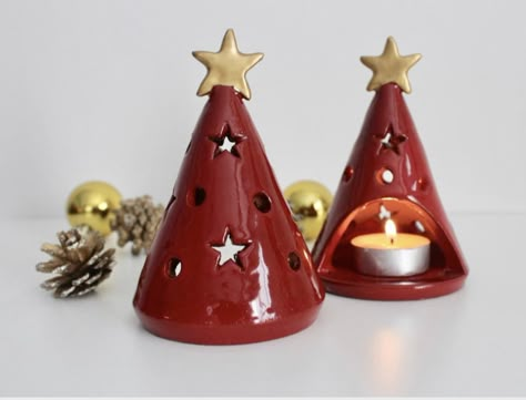 Christmas Clay Candle Holders, Christmas Ceramic Ideas, Pottery Tea Light, Candle Holder Pottery, Ceramic Christmas Tree Lights, Holiday Pottery, Mini Candle Holders, Clay Christmas Decorations, Ceramic Christmas Decorations