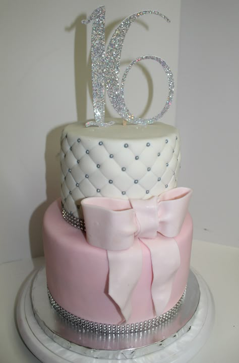 Sweet 16 cake Pink And Grey Sweet 16 Party, Pink White And Silver Sweet 16 Decorations, Sweet 16 Bday Cakes, 16 Th Birthday Cake, Sweet 16 Food, Pink Sweet 16 Cake, Pink Deserts, Sweet 16 Cake Ideas, Sweet 16 Birthday Cakes