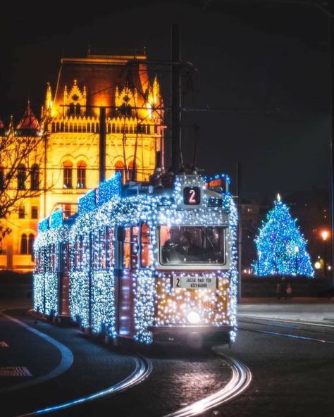 Hungarian Christmas, Budapest Christmas, Matte Paintings, City Aesthetics, Budapest City, Christmas Vibes, Budapest Hungary, Christmas Aesthetic, This City