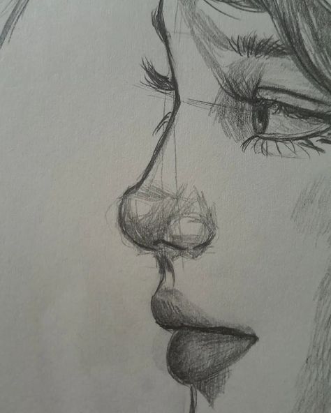 Art Drawings Sketches Simple Face, Normal Drawing Ideas, Art Sketches People Faces, Ideas For Drawing People, Drawing Easy People, Beautiful Eye Sketch, Drawing Inspo Sketchbook, Faces To Draw Sketches, Painting People Ideas