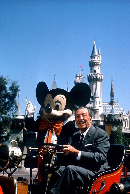 Walt and Mickey in one of the Main Street Motor Vehicles in front of Sleeping Beauty Castle . Walt Disney Paris, Disneysea Tokyo, Disney Amor, Disneyland Vintage, Disney Parque, Walter Elias Disney, Disney Logo, Images Disney, Retro Disney