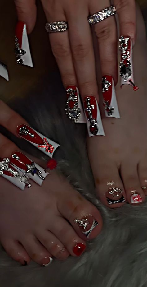 Tattoo Ideas Female Asian, Dramatic Long Nails, Long Duck Nails Acrylic, Black Freestyle Nails, Long Birthday Nails, Long Junk Nails, Long Duck Nails, Cute Freestyle Nails, Junk Nails