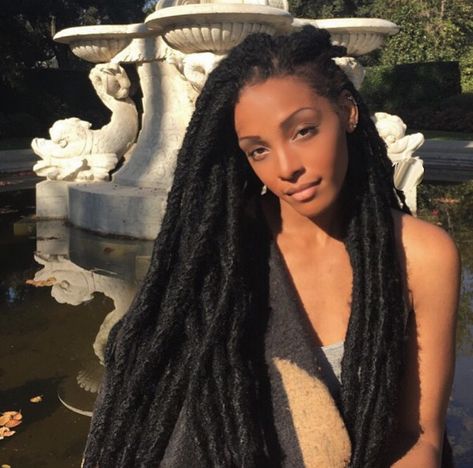 dawn richard chunky faux locs Thick Faux Locs, Long Thick Locs, Thick Locs, Long Dreads, Dread Hairstyles, Long Curls, Dreadlock Hairstyles, Natural Hair Inspiration, Hair Crush