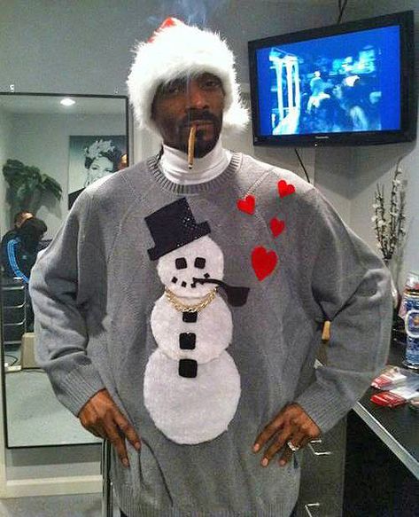 Snoop Dogg Funny, Snoop Dogg Christmas, Playlist Covers Photos, Funny Iphone Wallpaper, Snoop Dog, Christmas Feeling, Funny Profile Pictures, Music Covers, Thug Life