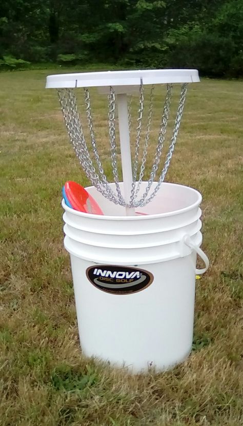 Homemade Disc Golf Basket, Disc Golf Basket Diy, Frisbee Golf Basket Diy, Diy Frisbee Golf Basket, Diy Disc Golf Basket, Disc Golf Party, Backyard Entertainment Ideas, Winter Kids Activities, Playground Diy