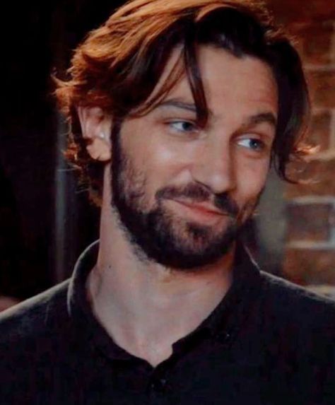 Michiel Huisman Age Of Adaline, Michiel Huisman Aesthetic, Tarah Dewitt, Michael Huisman, Michiel Huisman, The Guernsey Literary, Oh My Goddess, Good Cigars, Haircuts Straight Hair