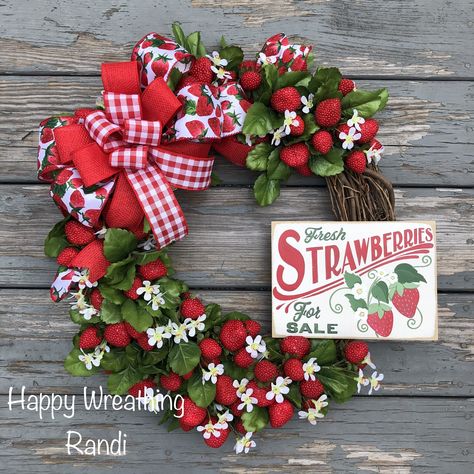 Check out this stunning strawberry wreath! Made on a grapevine wreath base, it’s perfect for a summer wreath or even everyday wreath. Happy Wreathing Strawberry Wreath, Summer Mesh Wreaths, Kitchen Wreath, Fruit Wreath, Holiday Wreaths Diy, Strawberry Summer, Strawberry Decorations, Deco Wreaths, Wreath Base