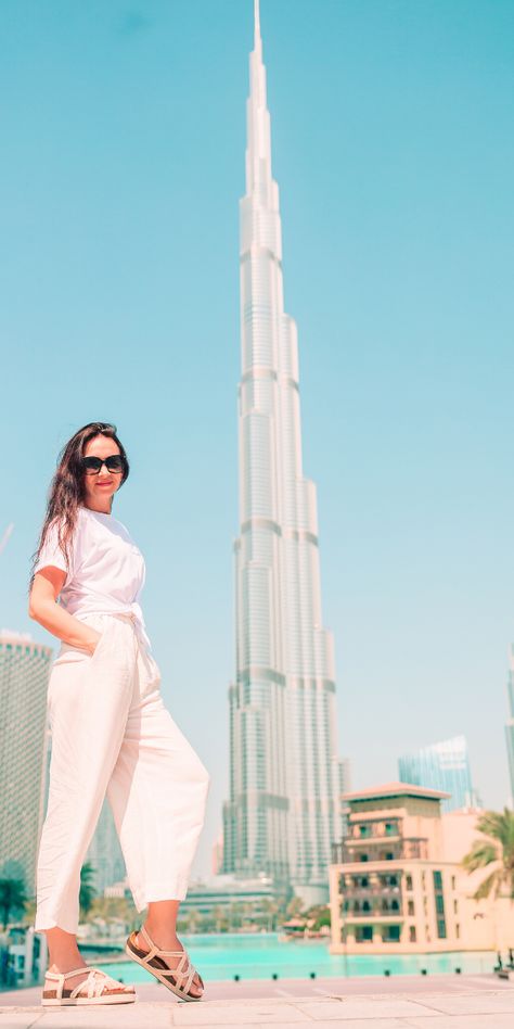 Plan your wardrobe for a Dubai Vacation. Taking you through the social customs and religious etiquette you should be aware of visiting the UAE, and what actually happens in Dubai when it comes to clothing and what to pack for your Dubai trip | Dubai Travel Planner - your dream Dubai Vacation | #dubai #dubaifashion #uae #dubaitravelblog Dubai Woman Fashion, Dubai In January, Travel Capsule Wardrobe Dubai, What To Wear In Dubai Outfits Vacations, Dubai Outfits Ideas January, Dubai Yacht Outfit, Dubai Clothing Women, Dubai Wardrobe, Dubai Trip Outfit Ideas For Women