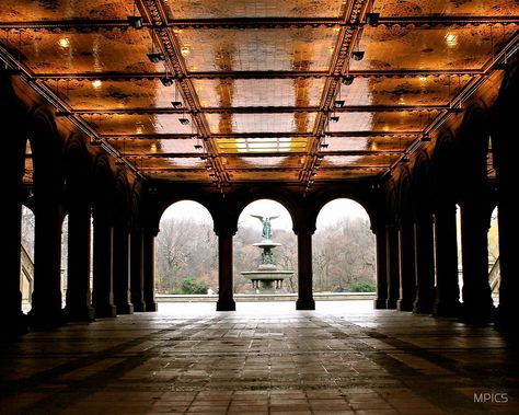 Bethesda Fountain Central Park, Bethesda Terrace, Bethesda Fountain, New York Architecture, Ny Trip, Park In New York, Living In New York, Senior Pics, Ocean City