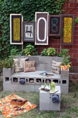 A chair! Made from bricks Cinder Block Bench, Garden Bench Diy, Cinder Blocks, Cinder Block, Garden Bench, Diy Outdoor Furniture, Outdoor Projects, Tv Unit, Better Homes And Gardens