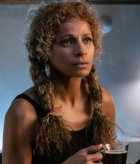 Defiant Star Trek, Michelle Hurd, Picard Star Trek, Star Trek Movies In Order, Star Trek Show, Star Trek Wallpaper, Star Trek Picard Season 3, Fantasy Tv, Star Trek Movie 2009