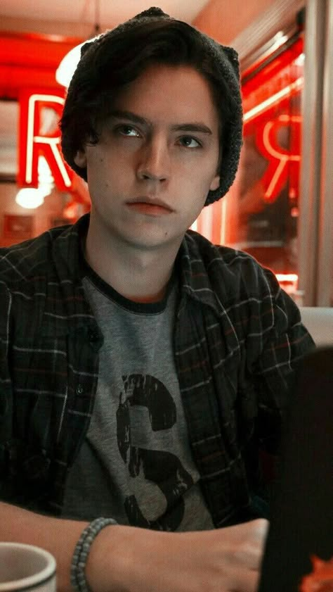 Riverdale / Jughead Jones Cole Sprouse Lockscreen, Cole Sprouse Hot, Cole And Dylan Sprouse, Cole Sprouse Funny, Cole Sprouse Wallpaper, Sprouse Twins, Cole Sprouse Jughead, Cole M Sprouse, Five Feet Apart