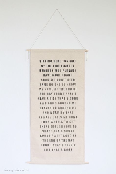 Hang a canvas scroll with your favorite quotes or song lyrics for instant wall art! Details at LoveGrowsWild.com Canvas Wall Hanging Diy, Canvas Scroll Wall Art, Diy Canvas Art Quotes, Scroll Wall Decor, Scroll Wall Art, Japanese Scroll, Scroll Art, Cloth Banners, Wall Scroll