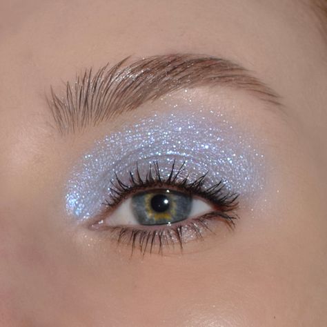 Glittery Veil, Colorful Eyeshadow Looks, Cinderella Makeup, Colourful Eyeshadow, Everyday Eyeshadow, Glitter Pigment, Eye Makeup Pictures, Ethereal Makeup, Blue Morpho