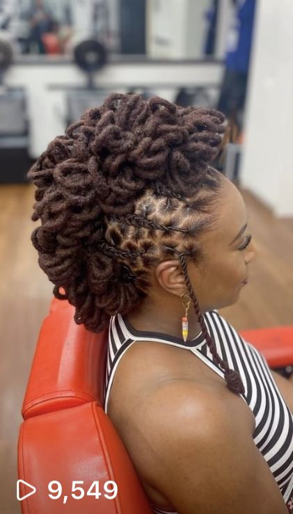 Mohawk Loc Styles Black Women, Dreads Mohawk, Black Women Dreadlocks Hairstyles, Petal Mohawk, Loc Mohawk Styles, Mohawk Locs, Black Women Dreadlocks, Locks Styles, Loc Updos