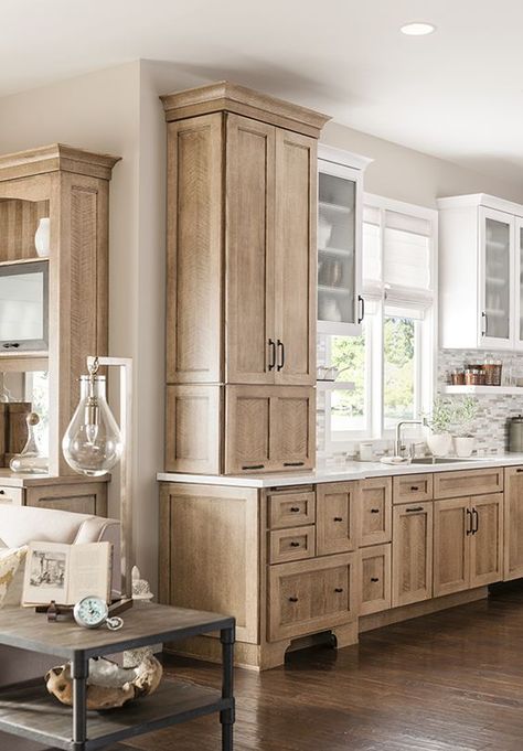 contrast white with stained cabinets Kitchen Vibes, Side Boards, Cabin Kitchen, Rustic Kitchen Cabinets, Best Kitchen Cabinets, Paint Kitchen, New Kitchen Cabinets, Kitchen Cabinets Makeover, Wood Kitchen Cabinets