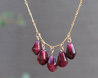 Glass Pomegranate, Pomegranate Necklace, Seed Necklace, Fruit Necklace, Pretty Jewelry, Fantasy Jewelry, Jewelry Inspo, Dream Jewelry, Up Girl