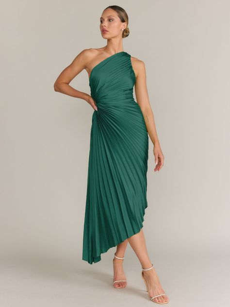 Aakaa Pleated Cutout One-Shoulder Dress - Brands We Love | New York & Company Pleated One Shoulder Dress, Silky Maxi Dress, Simple Prom Dress, Dress One Shoulder, Brown Hair With Highlights, Mom Dress, Bridesmaids Dresses, Birthday Photoshoot, Summer 2022