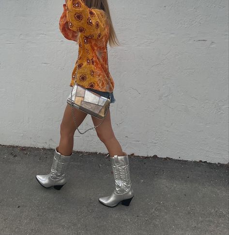 Looks With Silver Boots, Sliver Boot Outfit, Silver Cowboy Boots Outfit, Silver Boots Western, Metalic Cowgirl Boots, Metallic Cowgirl, Silver Metallic Western Boots, City Cowgirl, Outfit Cowboy